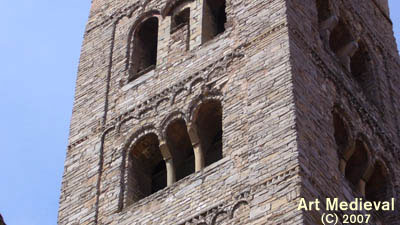 Detalle torre campanario