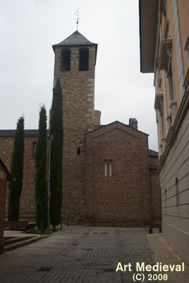 Torre campanario y brazo sur del transepto