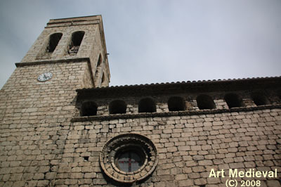 Galeria superior de la façana i torre campanar