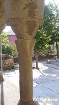Columna y capitel