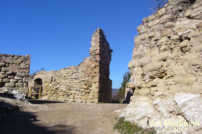 Restos de las viviendas del castillo