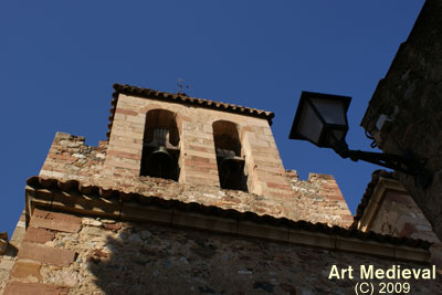 Torre campanario, antigua espadaña