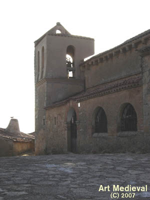 Muro sur y torre campanario