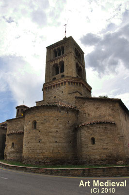 Cabecero, cimborrio y campanario