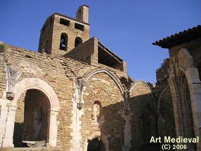 Claustro gtico y campanario