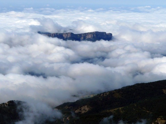 La Serra de Busa pels núvols